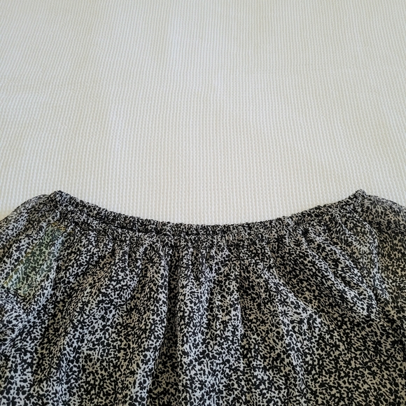 CeCe Cascading Puffy Sleeves Top - Picture 4 of 13